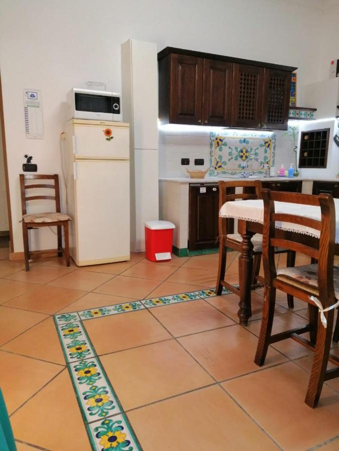 דירות La Casa Di Tania A Napoli מראה חיצוני תמונה