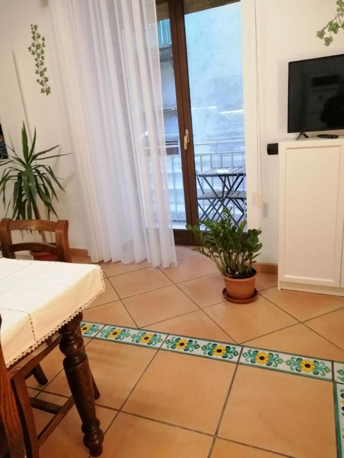 דירות La Casa Di Tania A Napoli מראה חיצוני תמונה