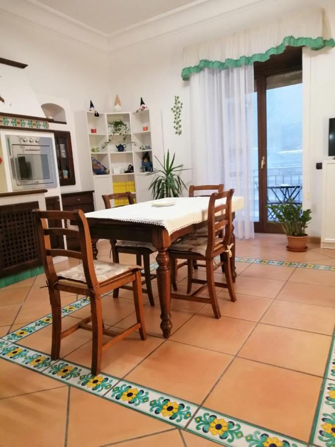 דירות La Casa Di Tania A Napoli מראה חיצוני תמונה