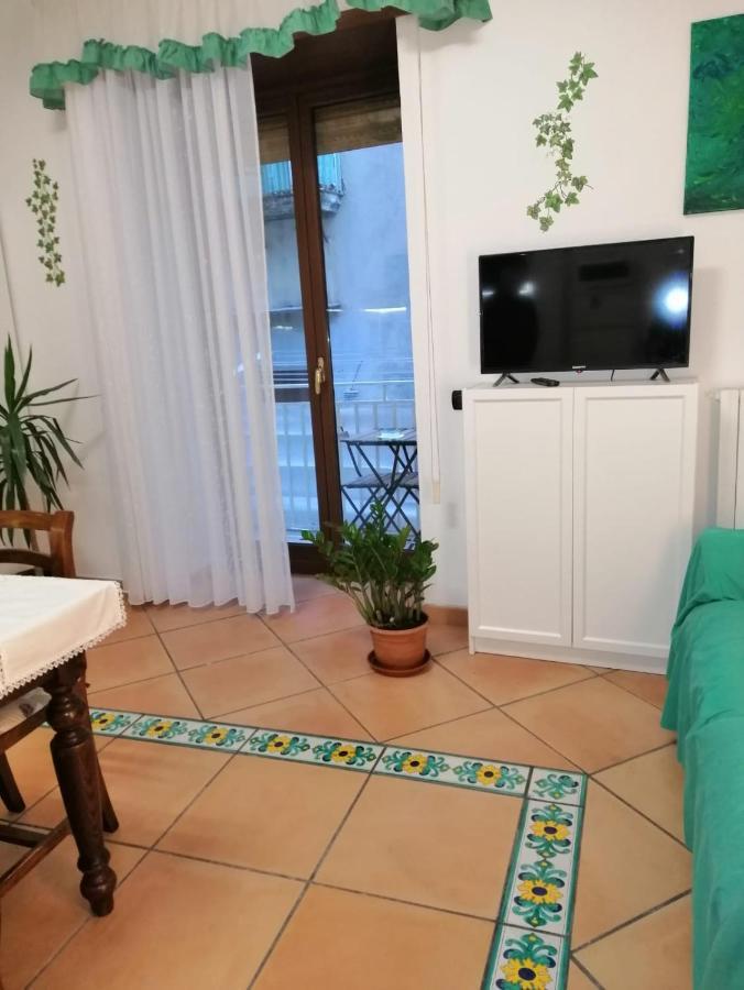 דירות La Casa Di Tania A Napoli מראה חיצוני תמונה