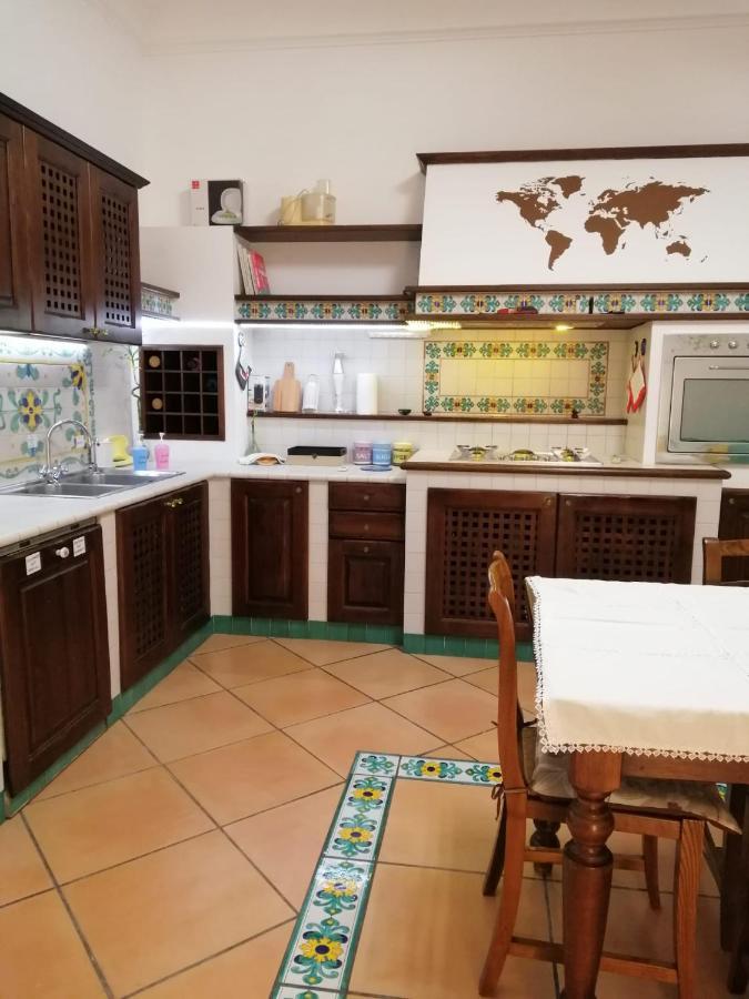 דירות La Casa Di Tania A Napoli מראה חיצוני תמונה